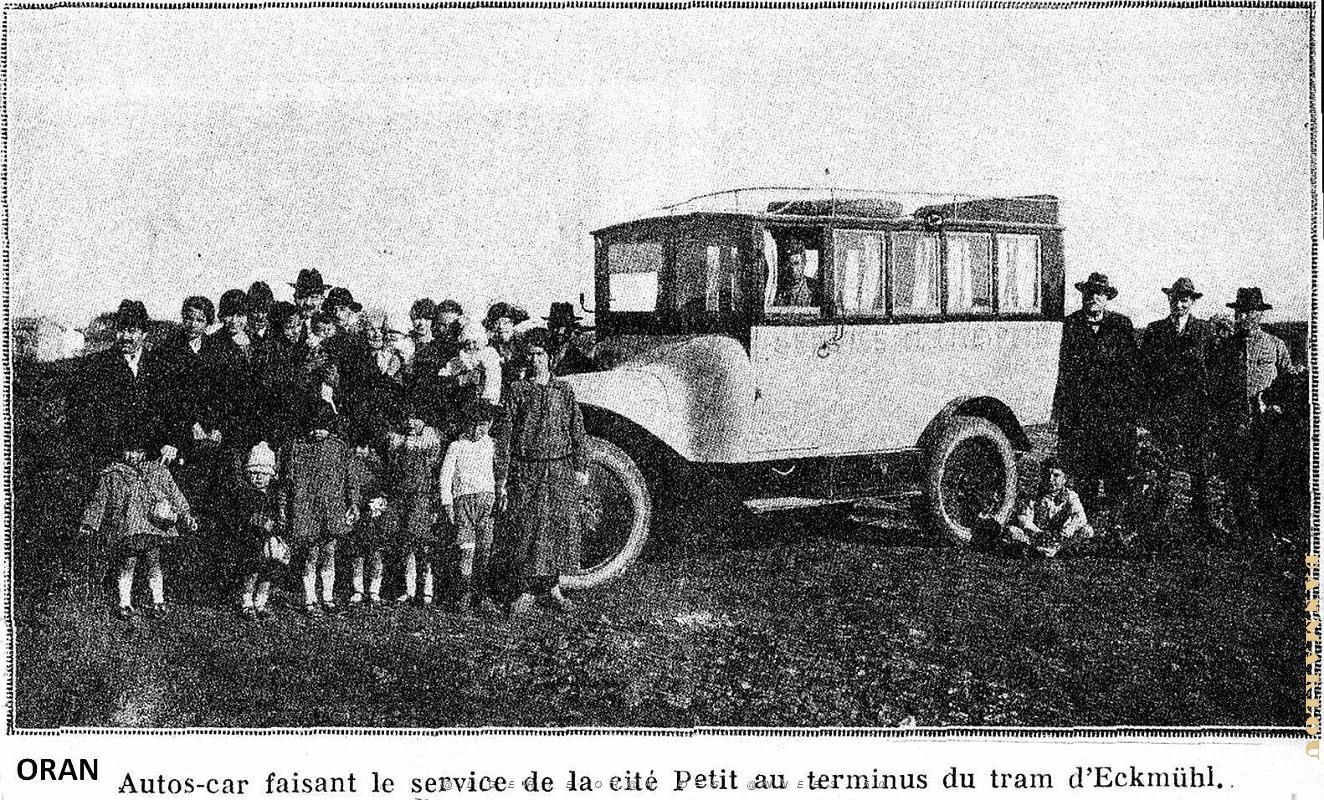 Oran - Autocar - Liaison Cite Petit au terminus du tram a Eckmulh.JPG